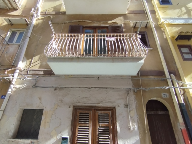 Terraced House To be Renovated, Old Town (Carini)